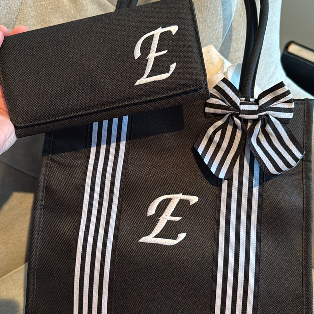 Monogrammed NWOT zippered purse tote with matching wallet